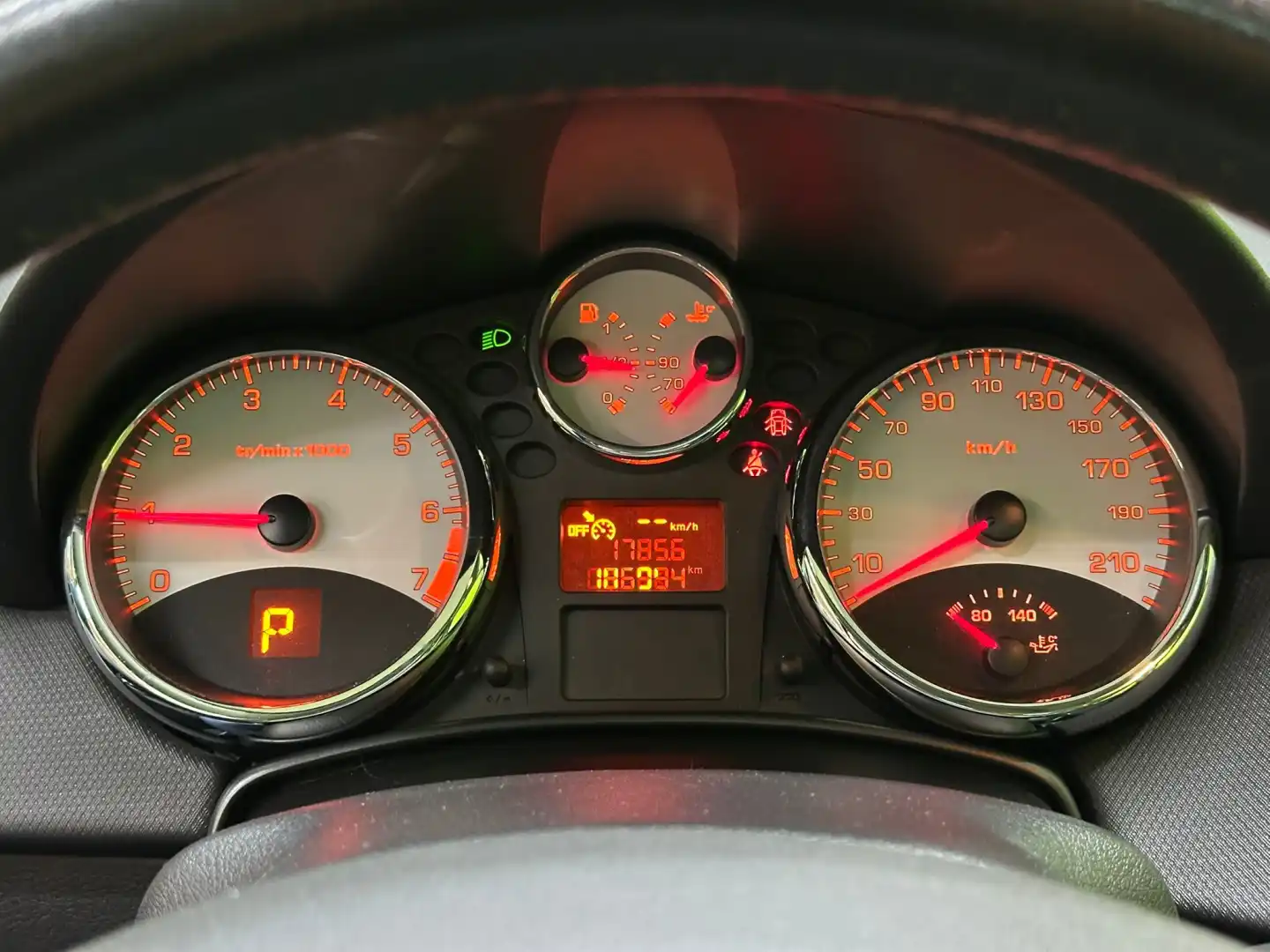 car-image