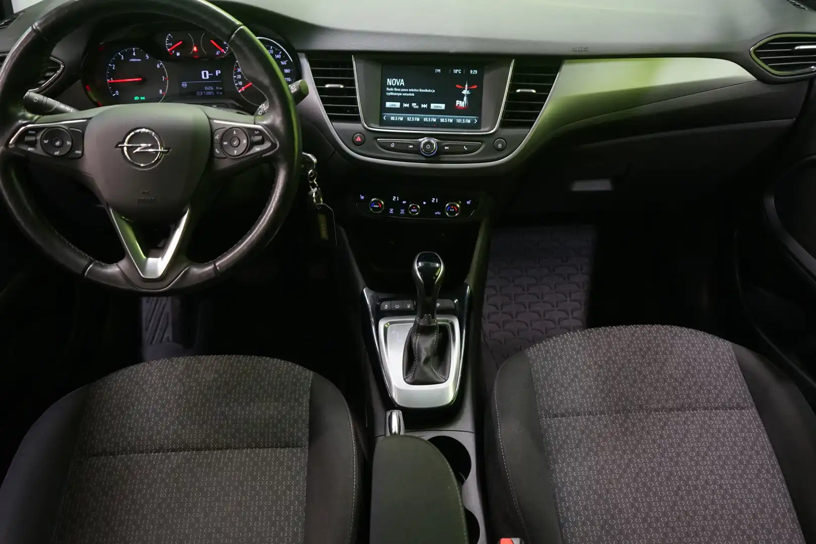 car-image