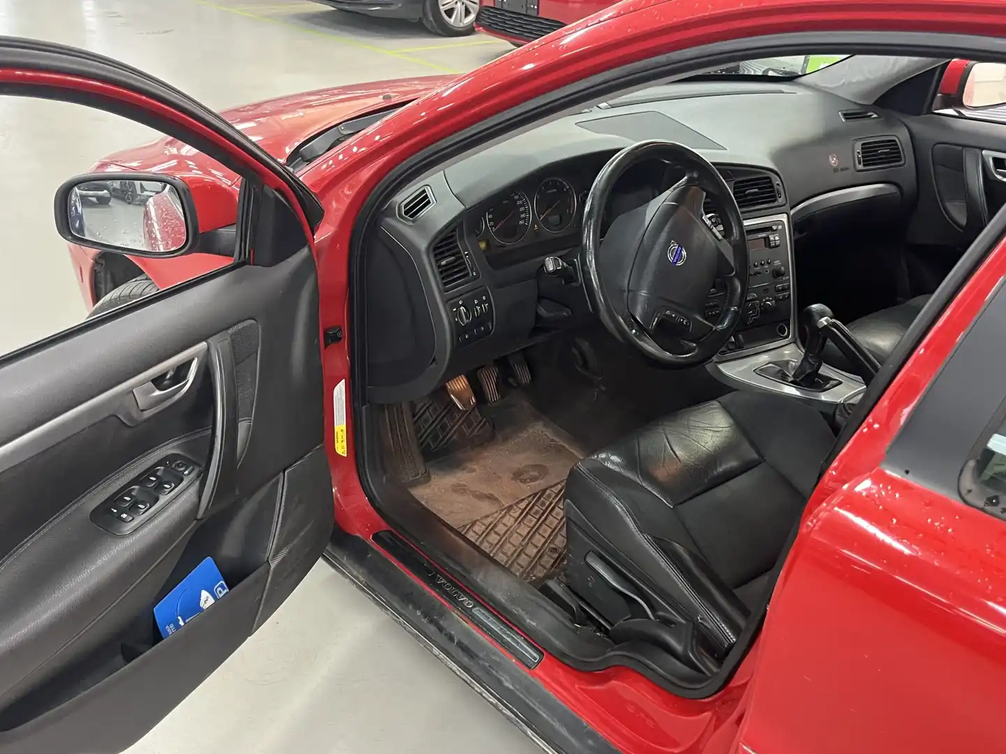 car-image