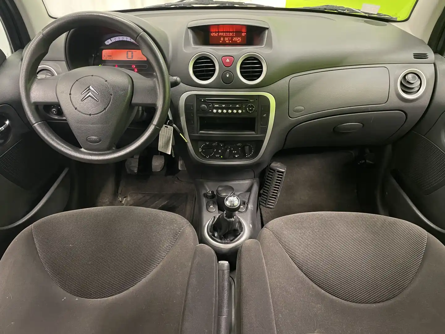 car-image