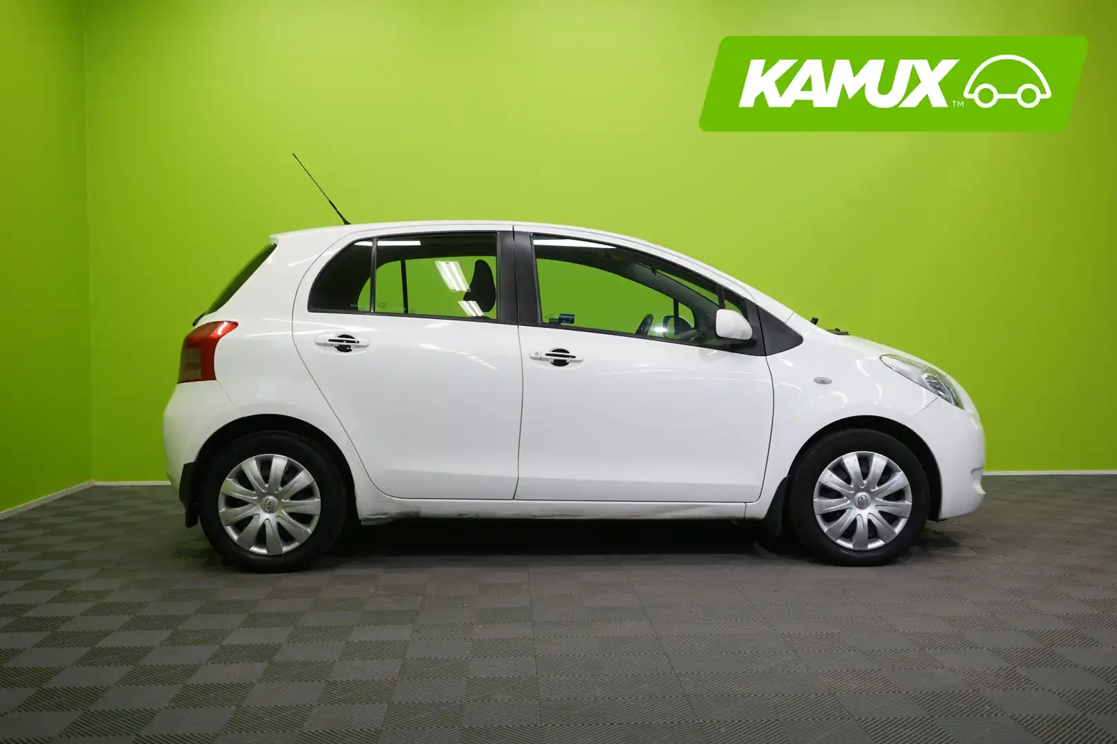 car-image