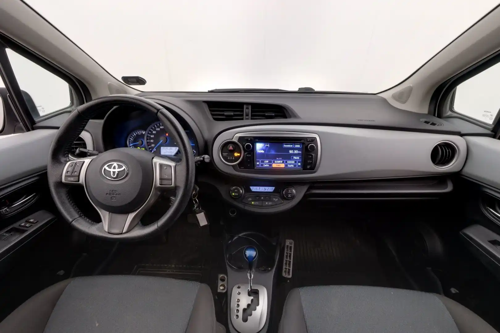 car-image