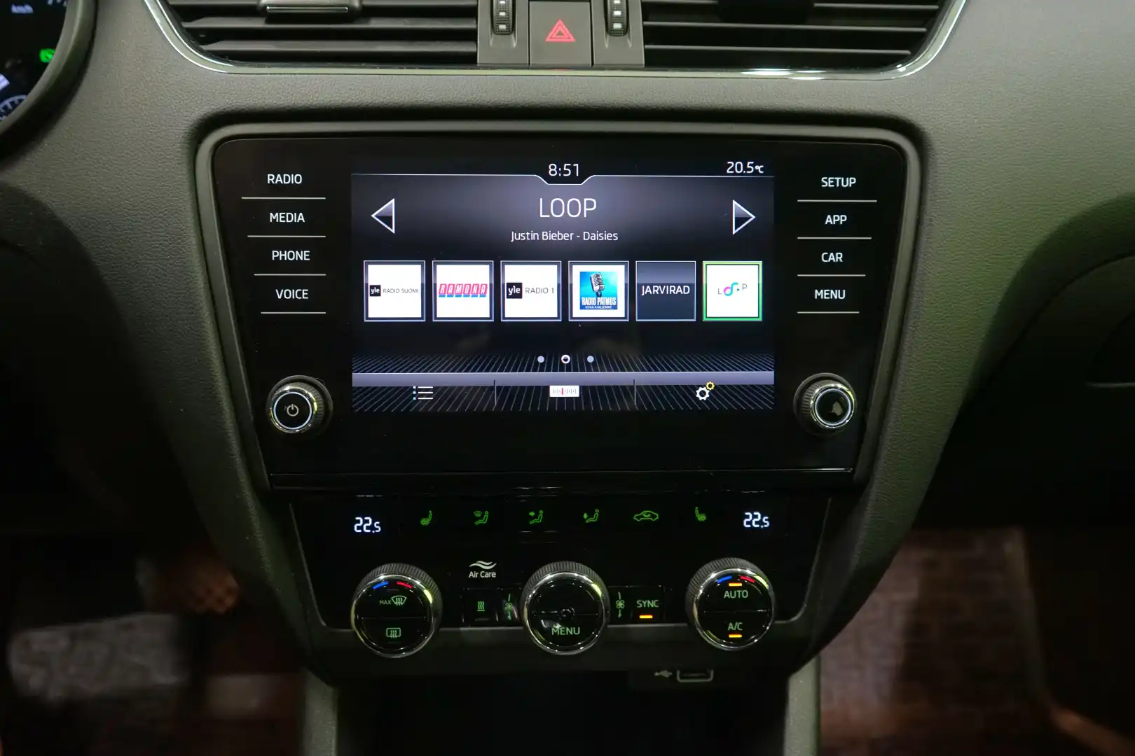 car-image