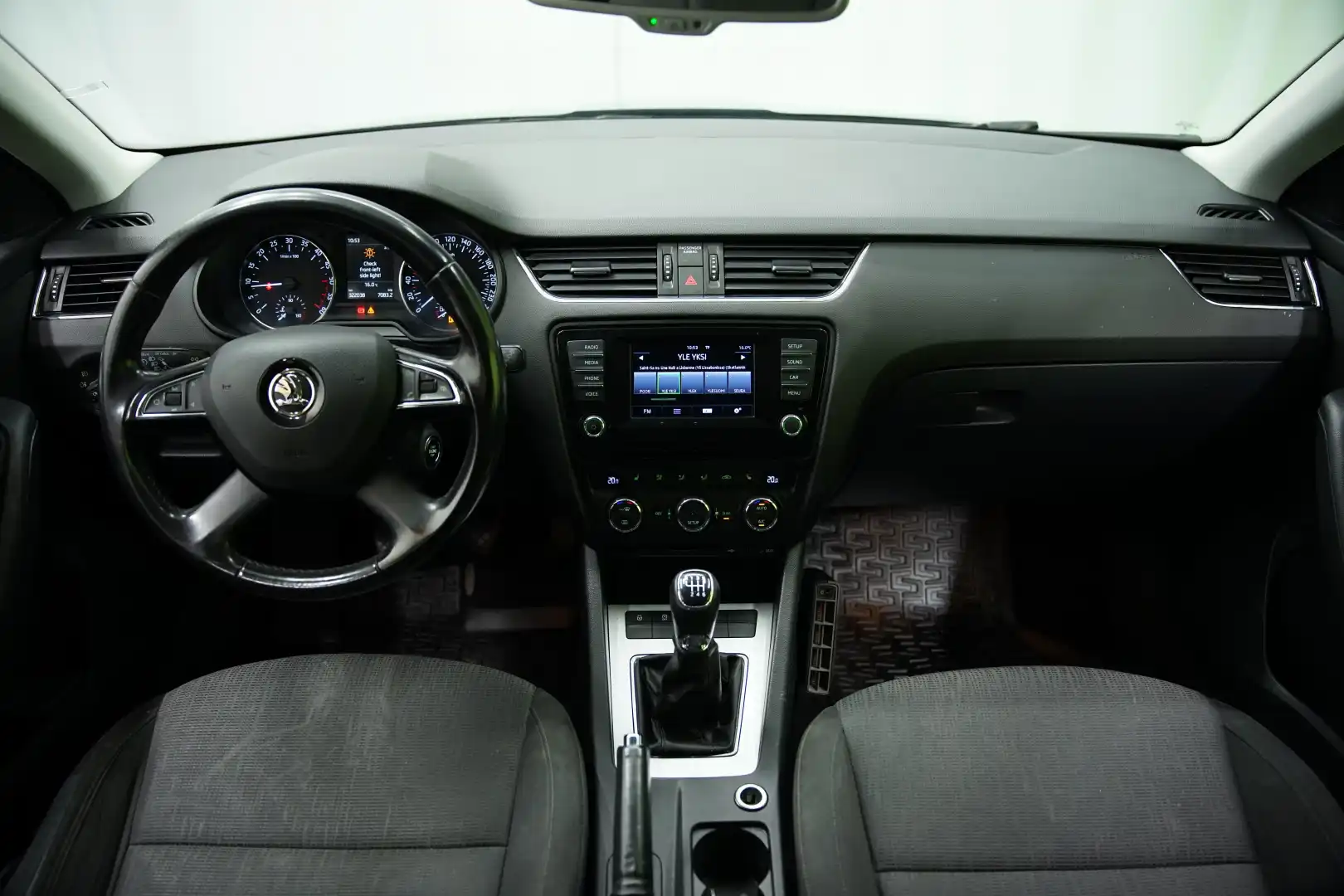 car-image