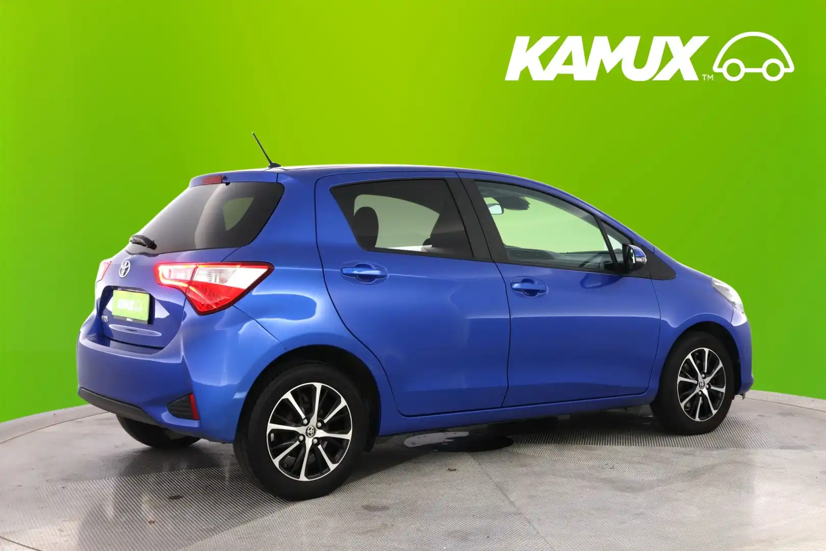 car-image