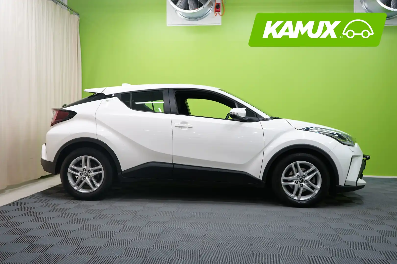car-image