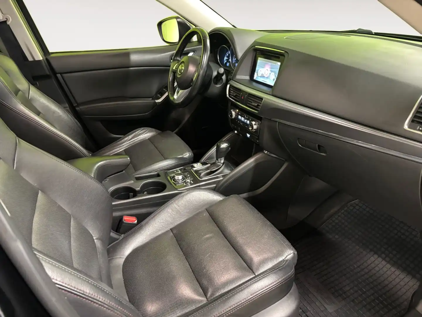 car-image
