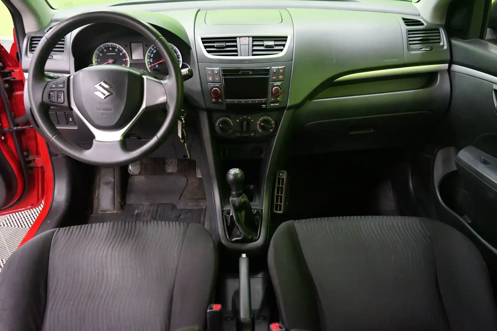 car-image