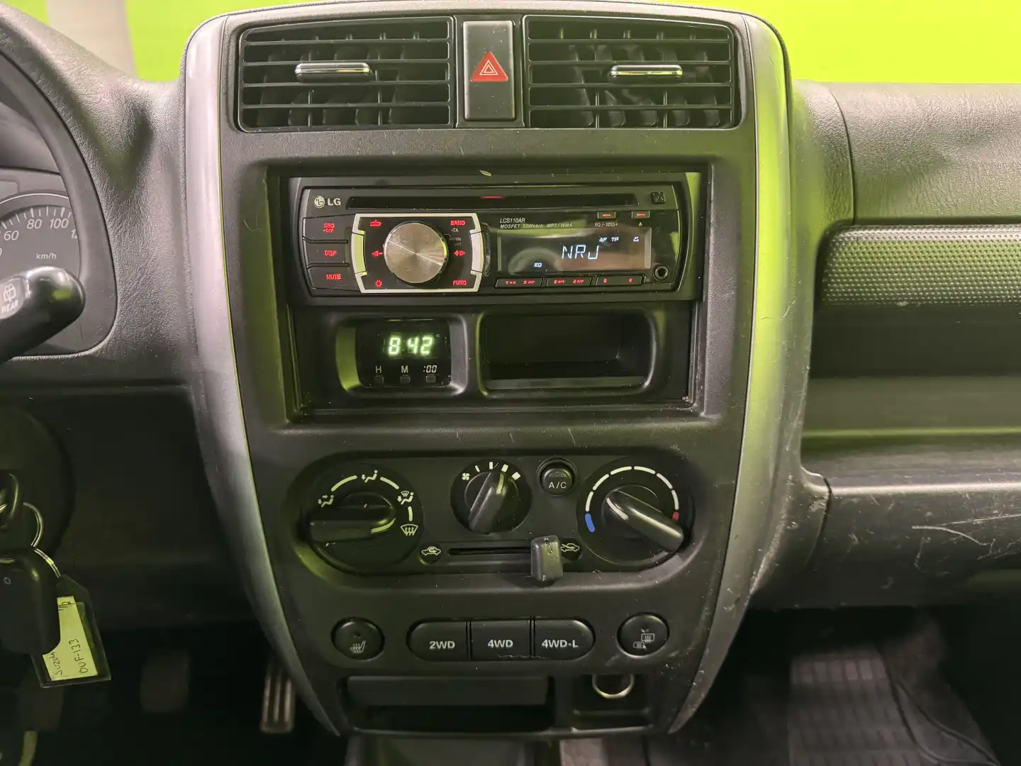 car-image