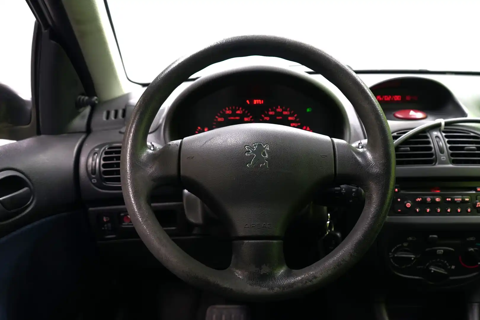 car-image