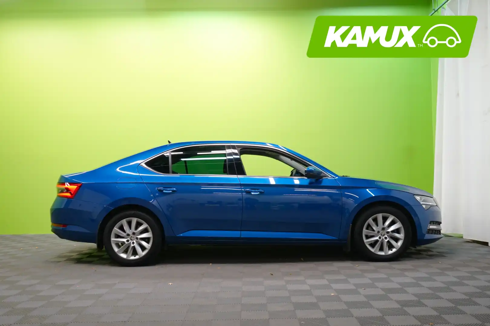 car-image