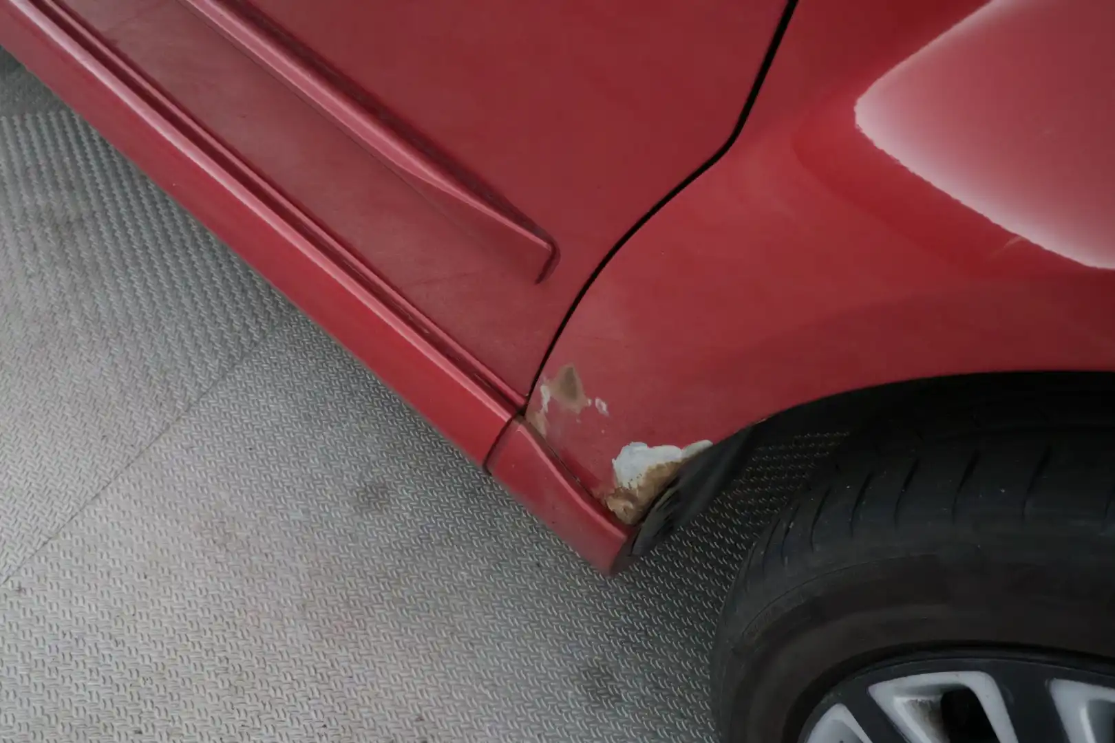 car-image