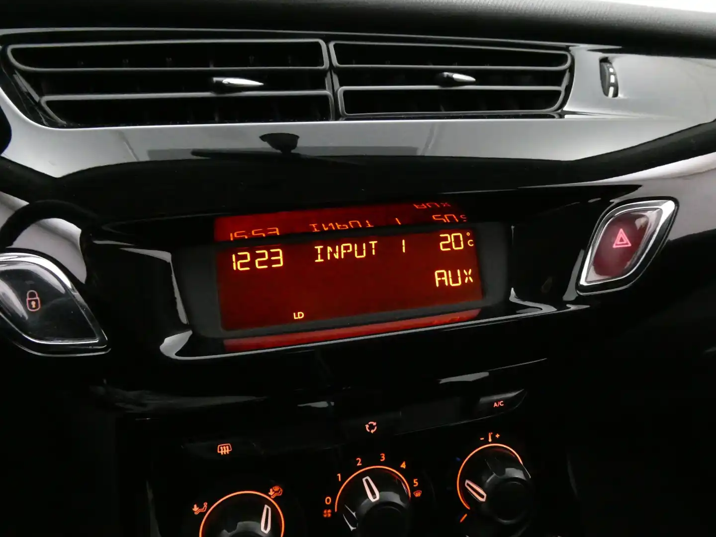 car-image