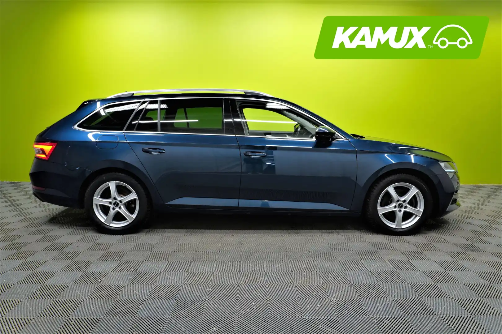 car-image