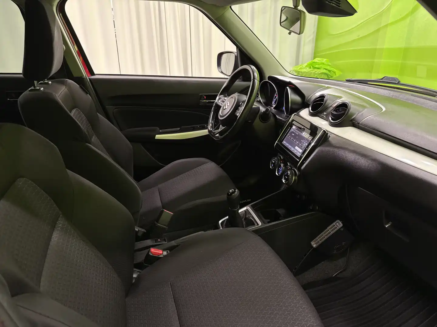 car-image