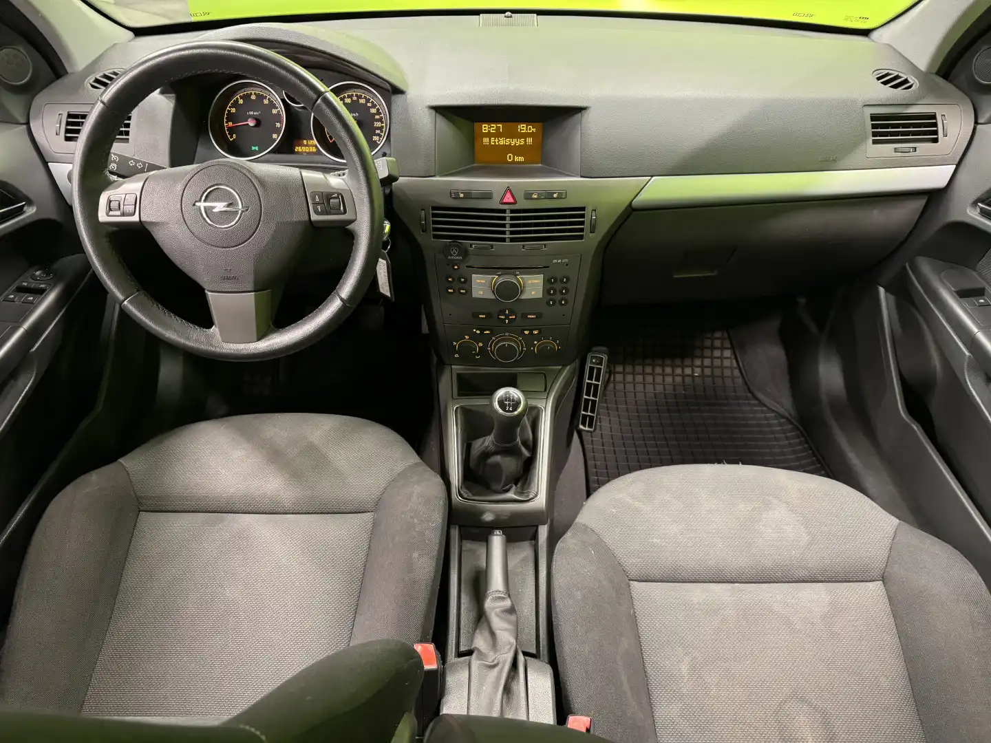 car-image