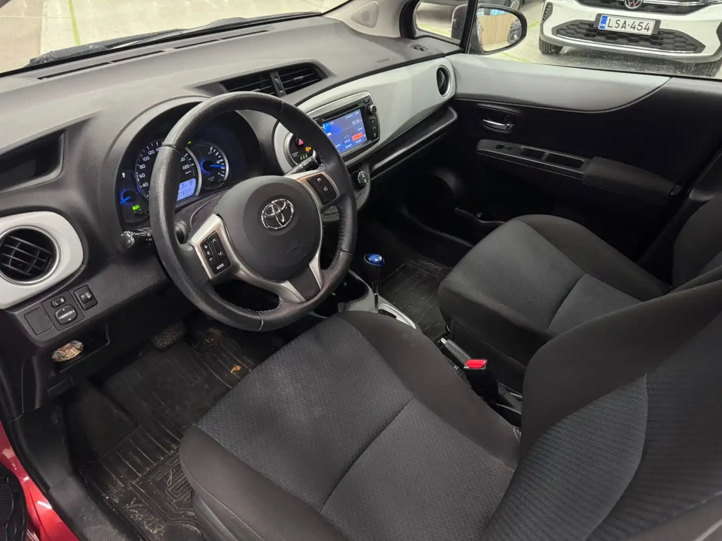 car-image