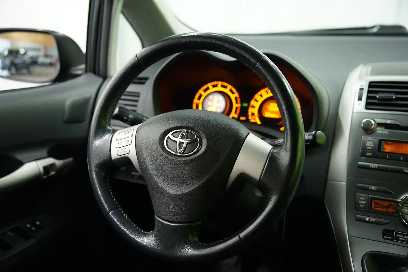 car-image