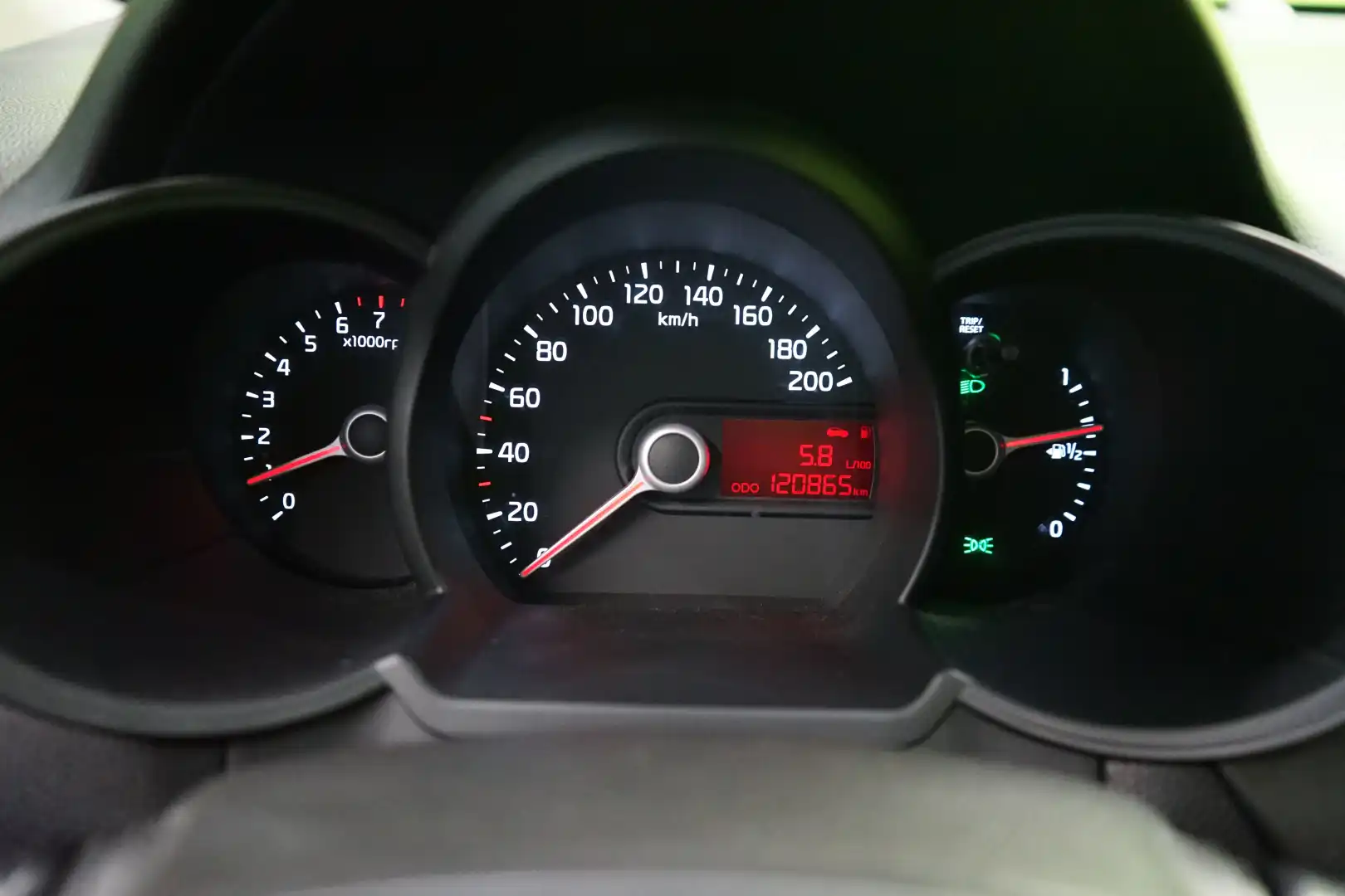 car-image