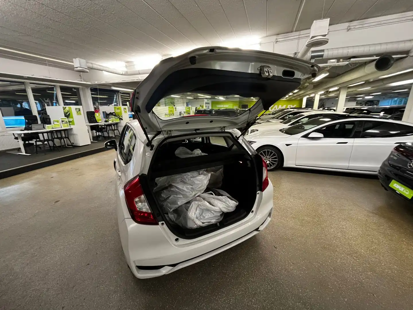 car-image