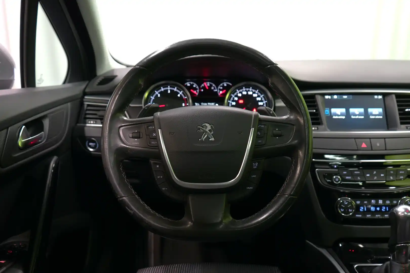 car-image