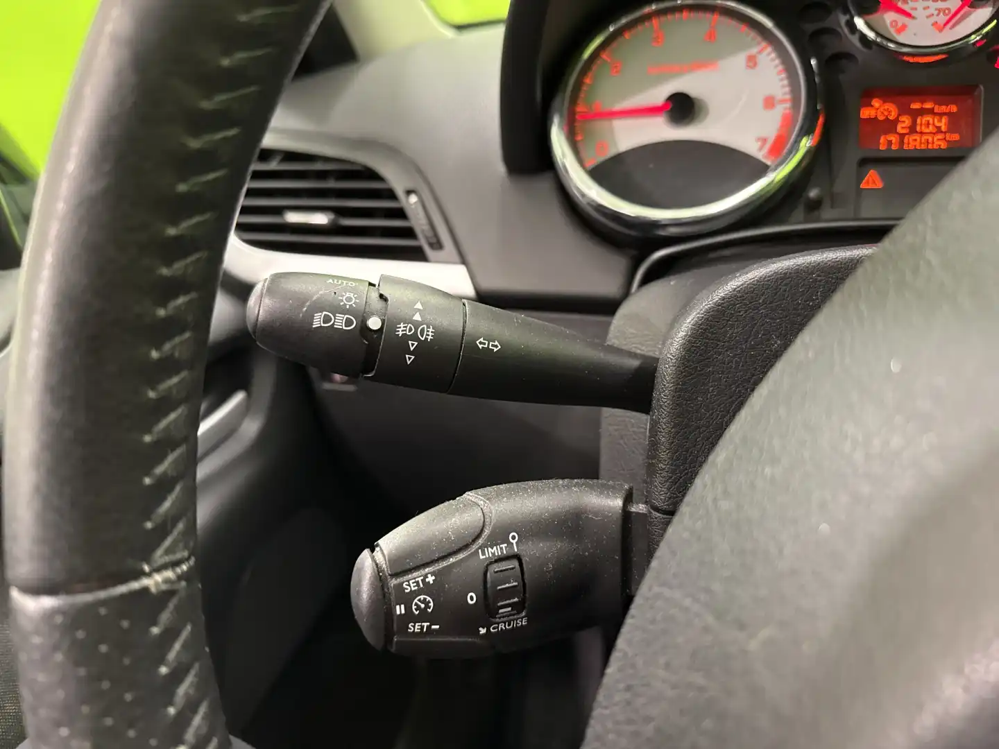 car-image