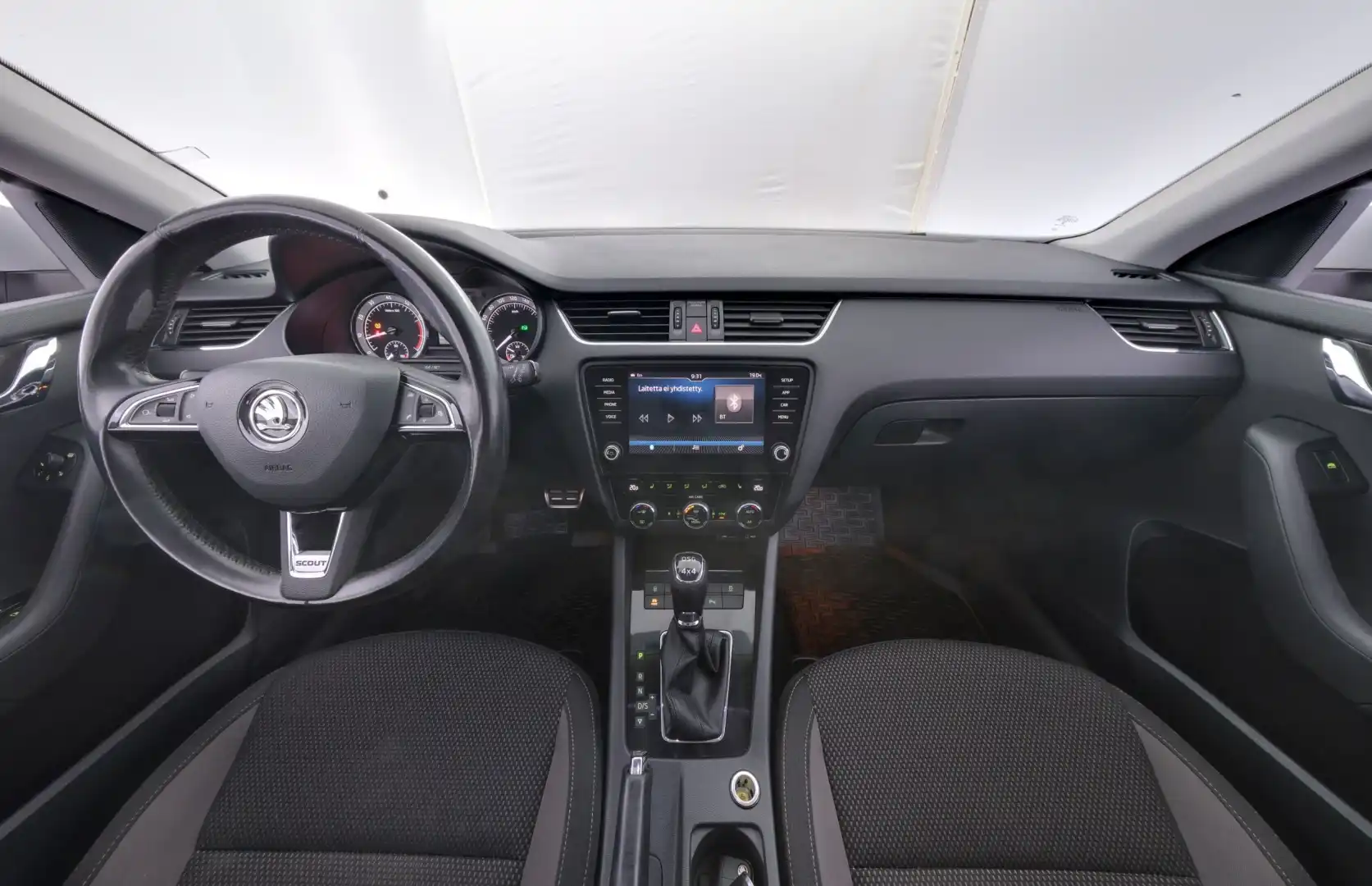 car-image