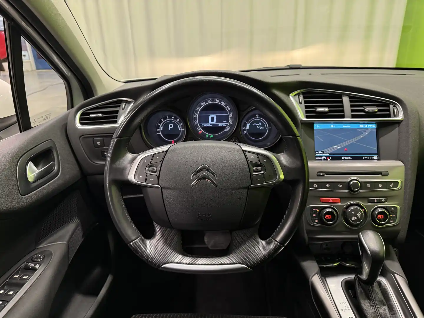 car-image