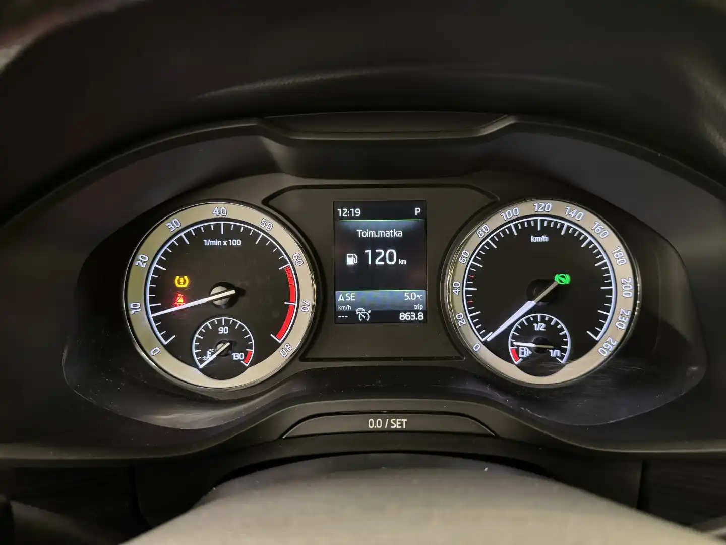 car-image