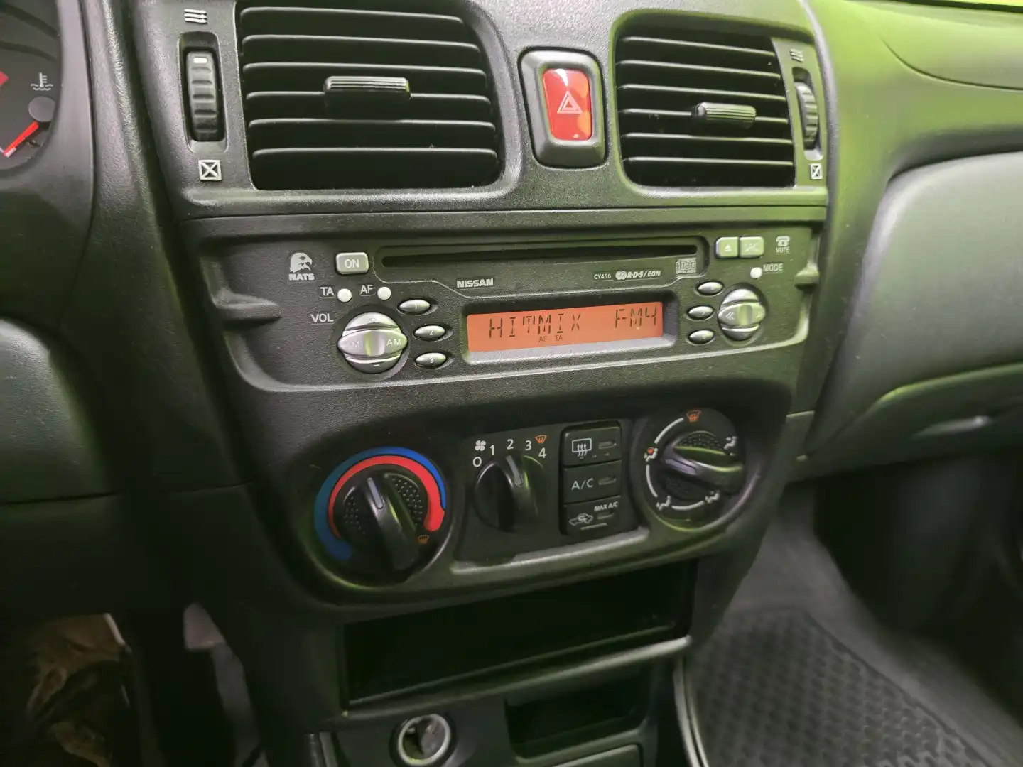 car-image
