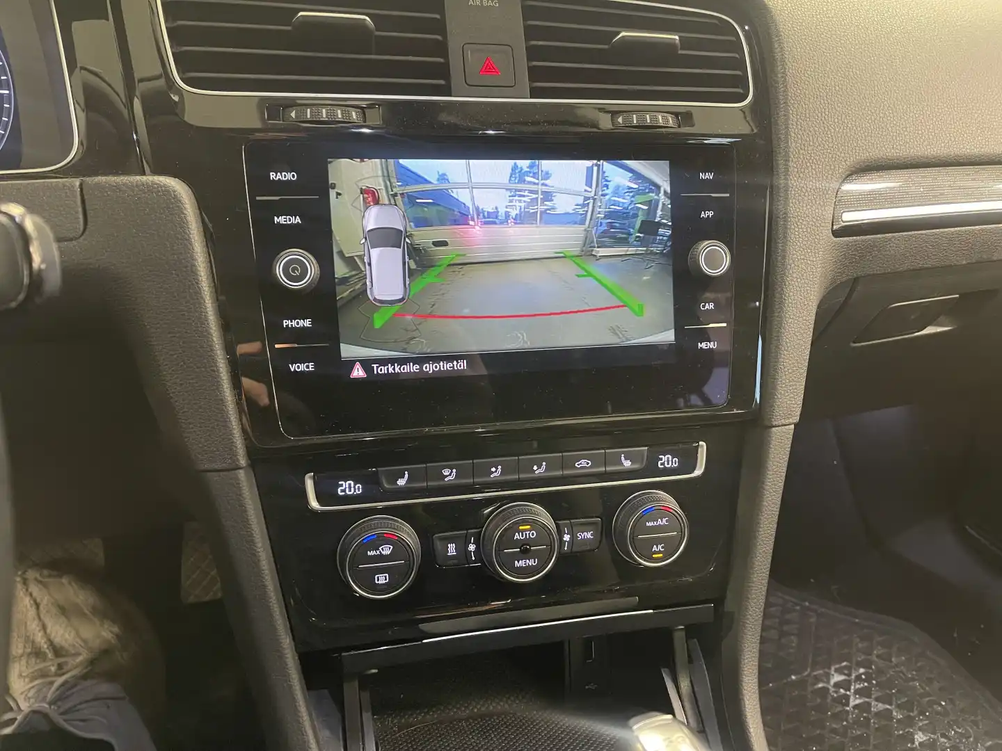 car-image