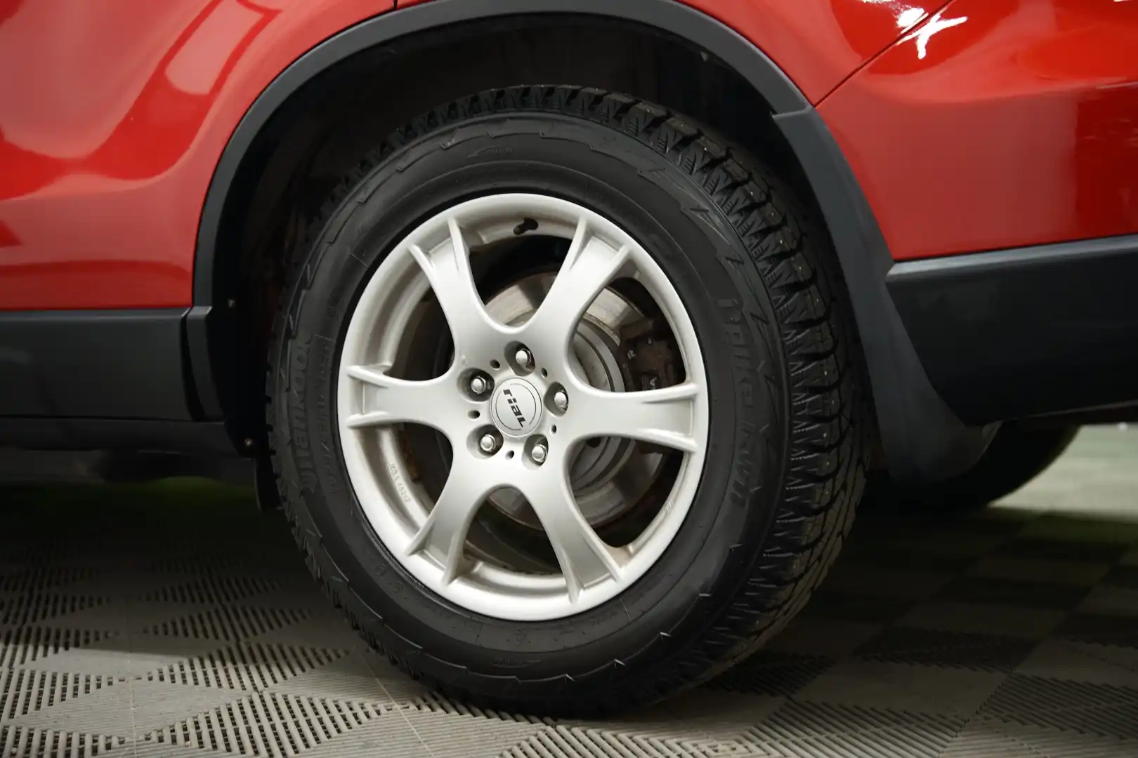 car-image