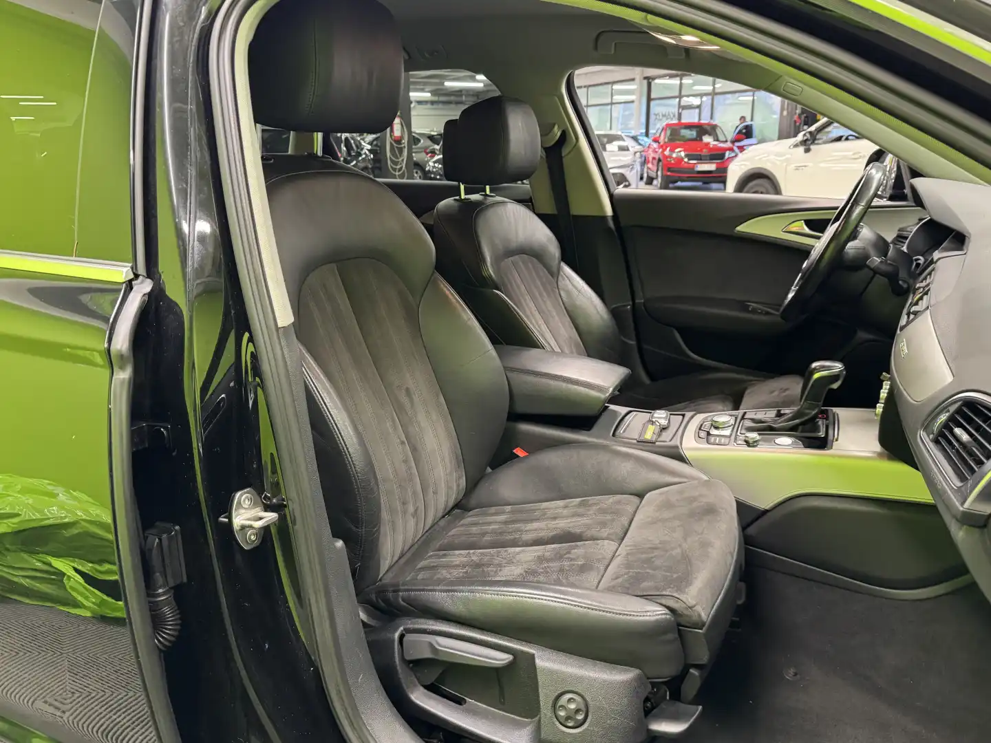 car-image