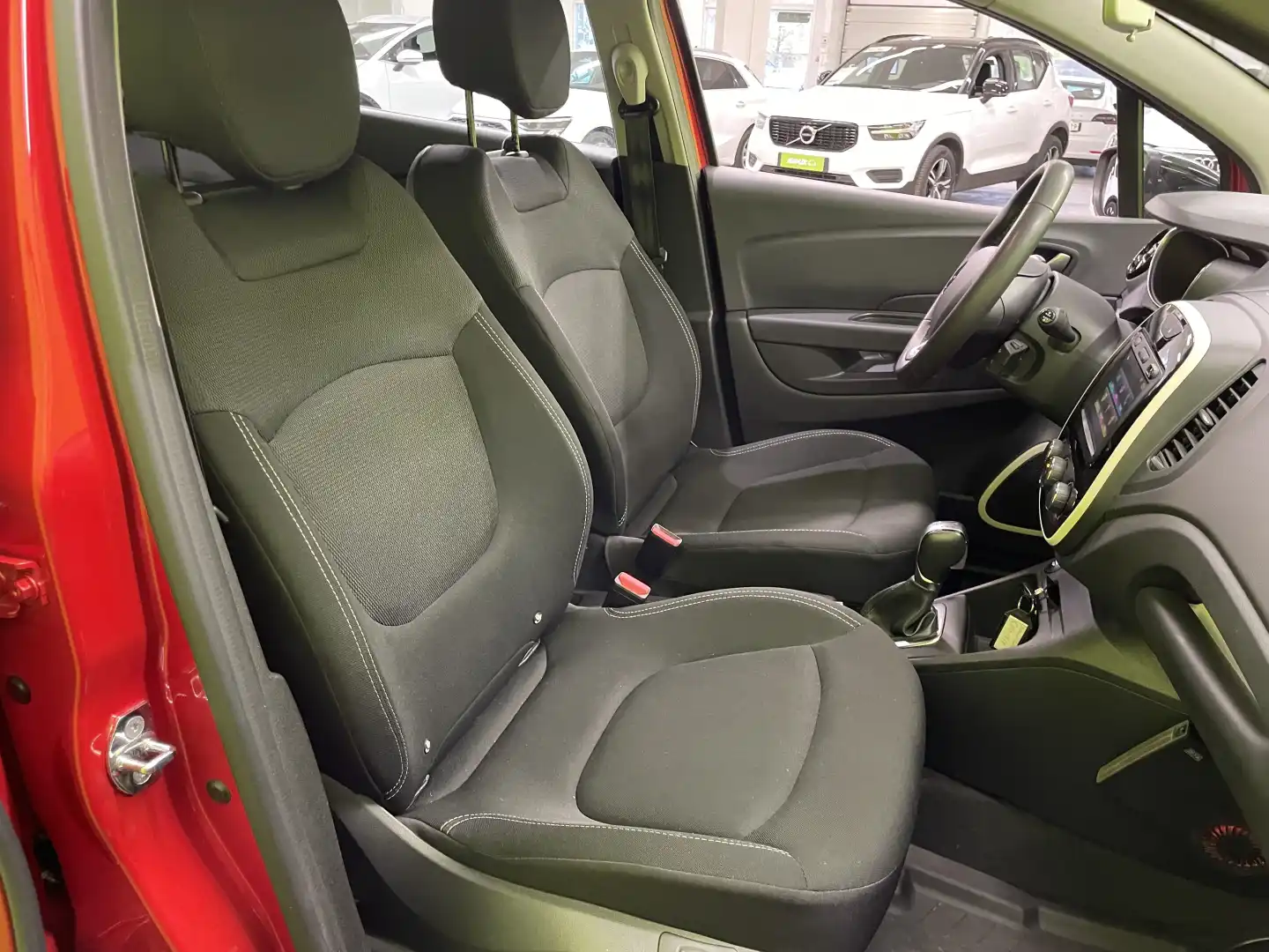 car-image