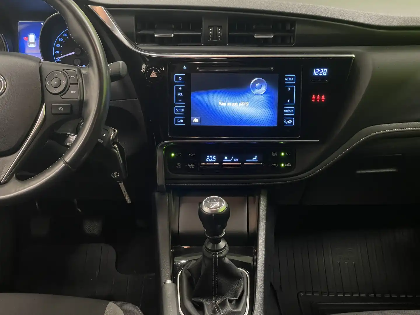 car-image