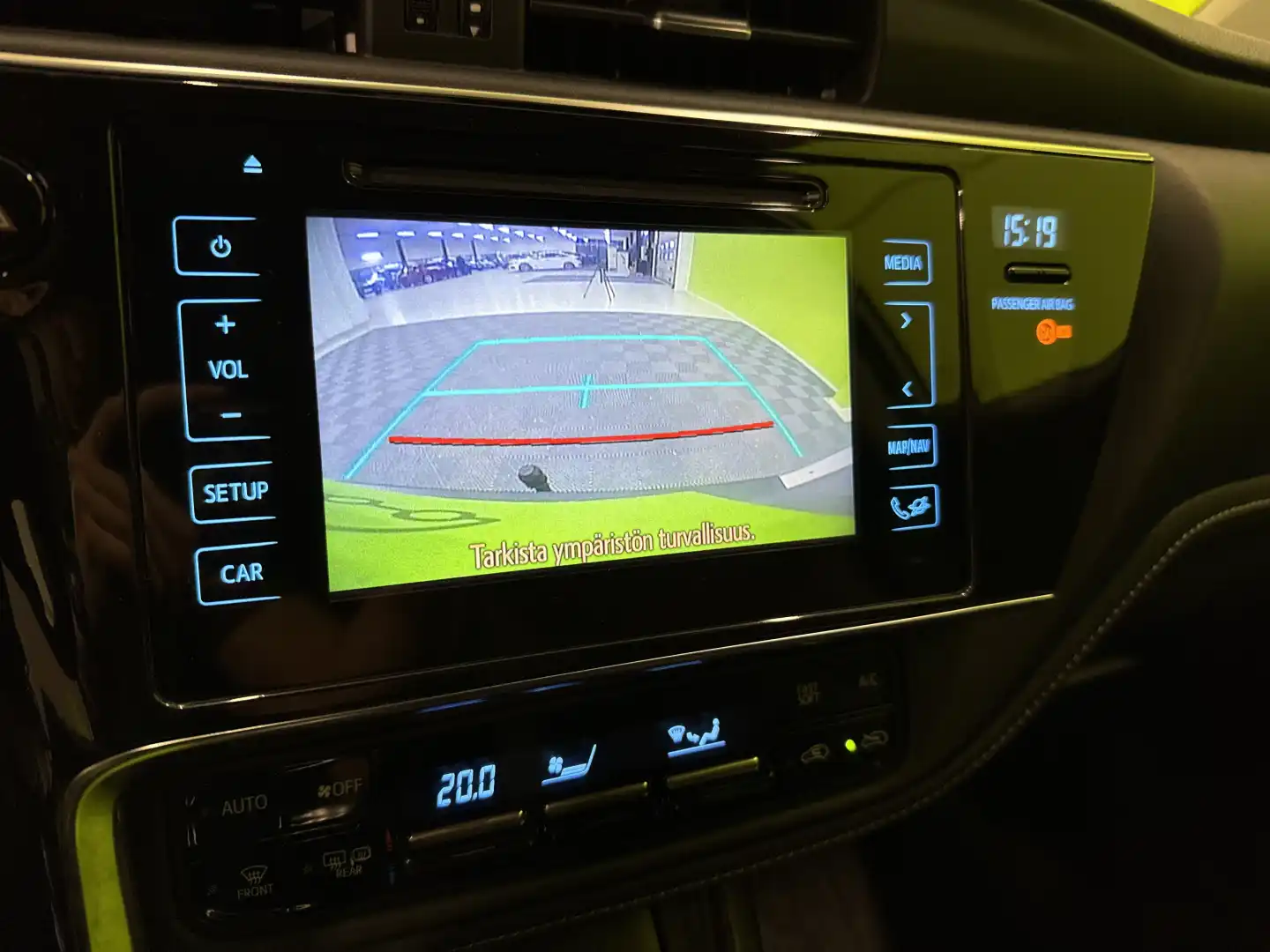 car-image