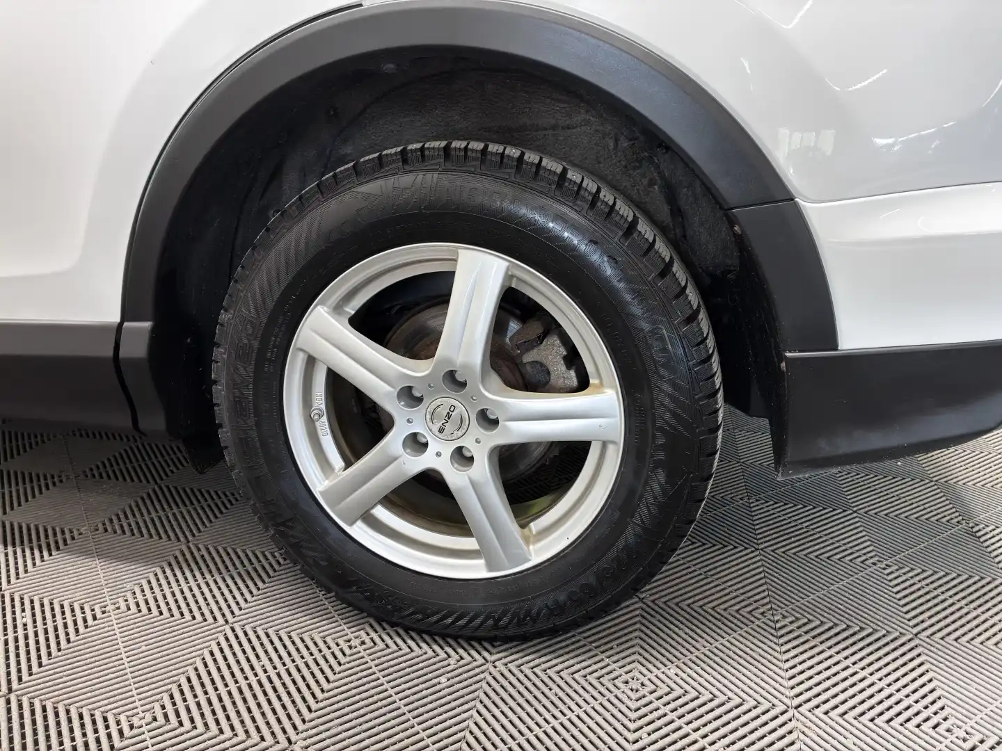car-image