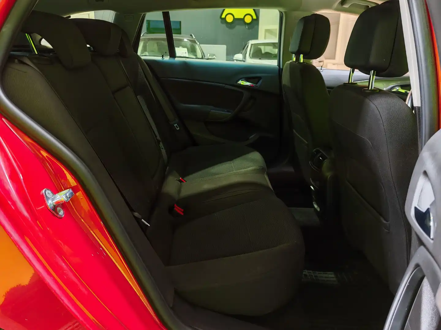 car-image