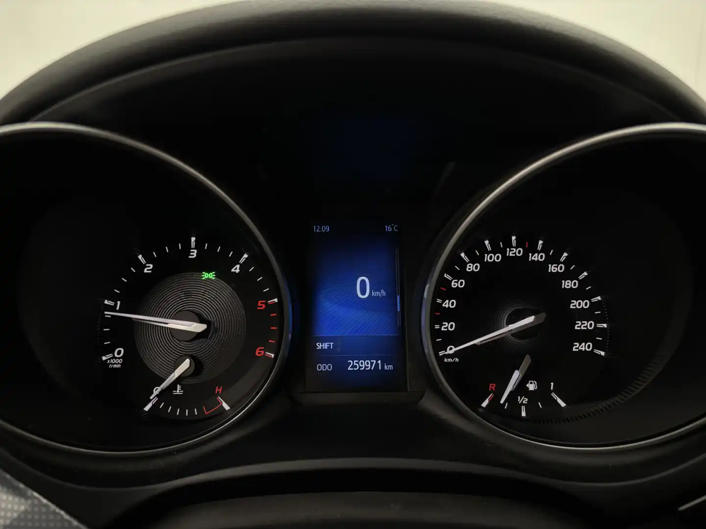 car-image