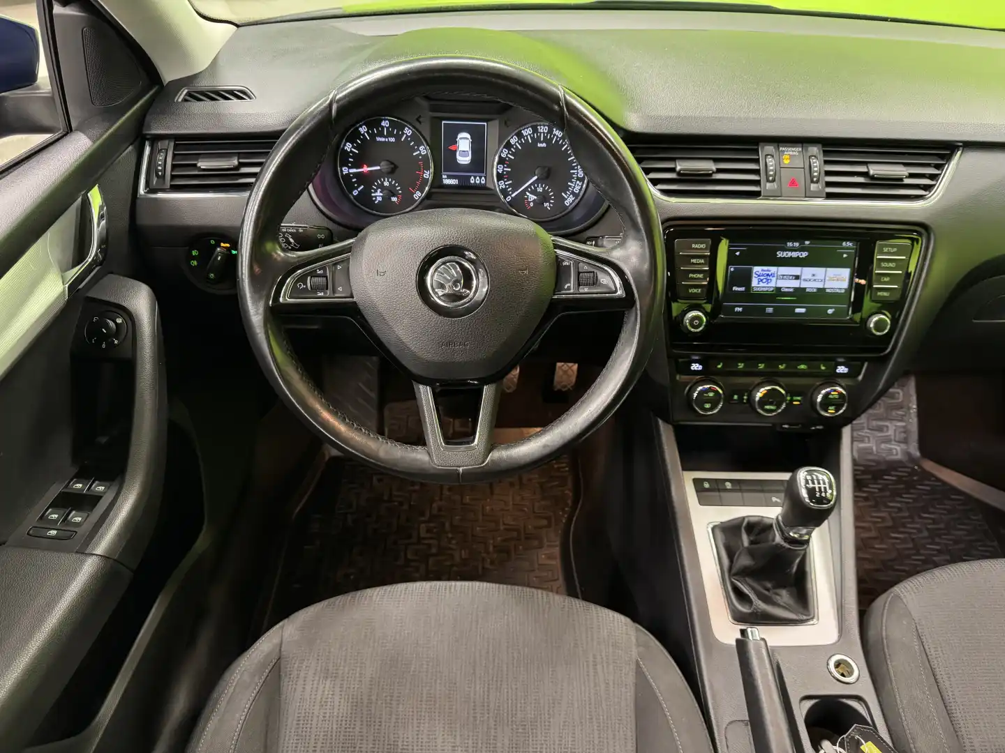 car-image