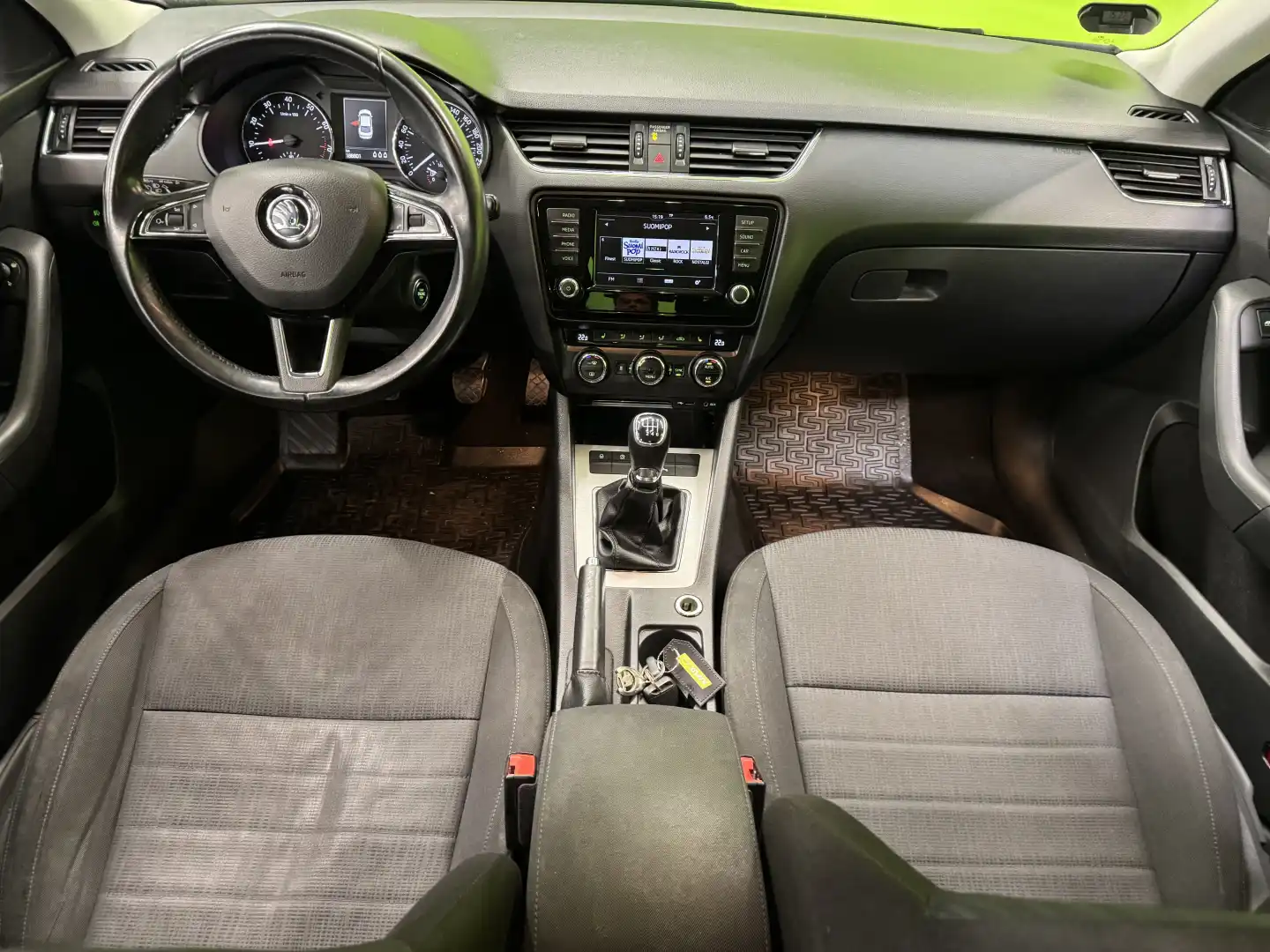 car-image