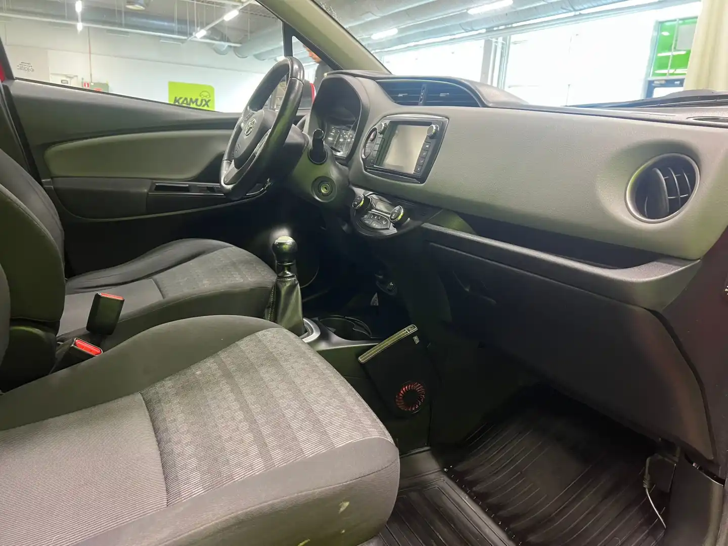 car-image
