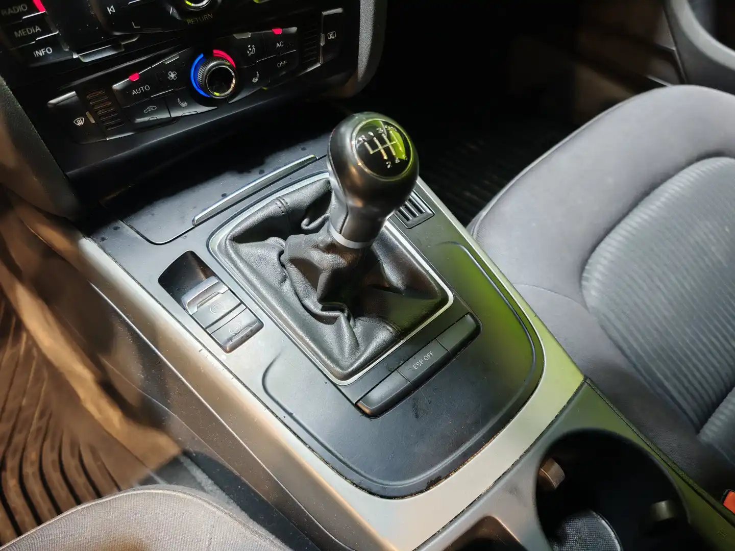 car-image