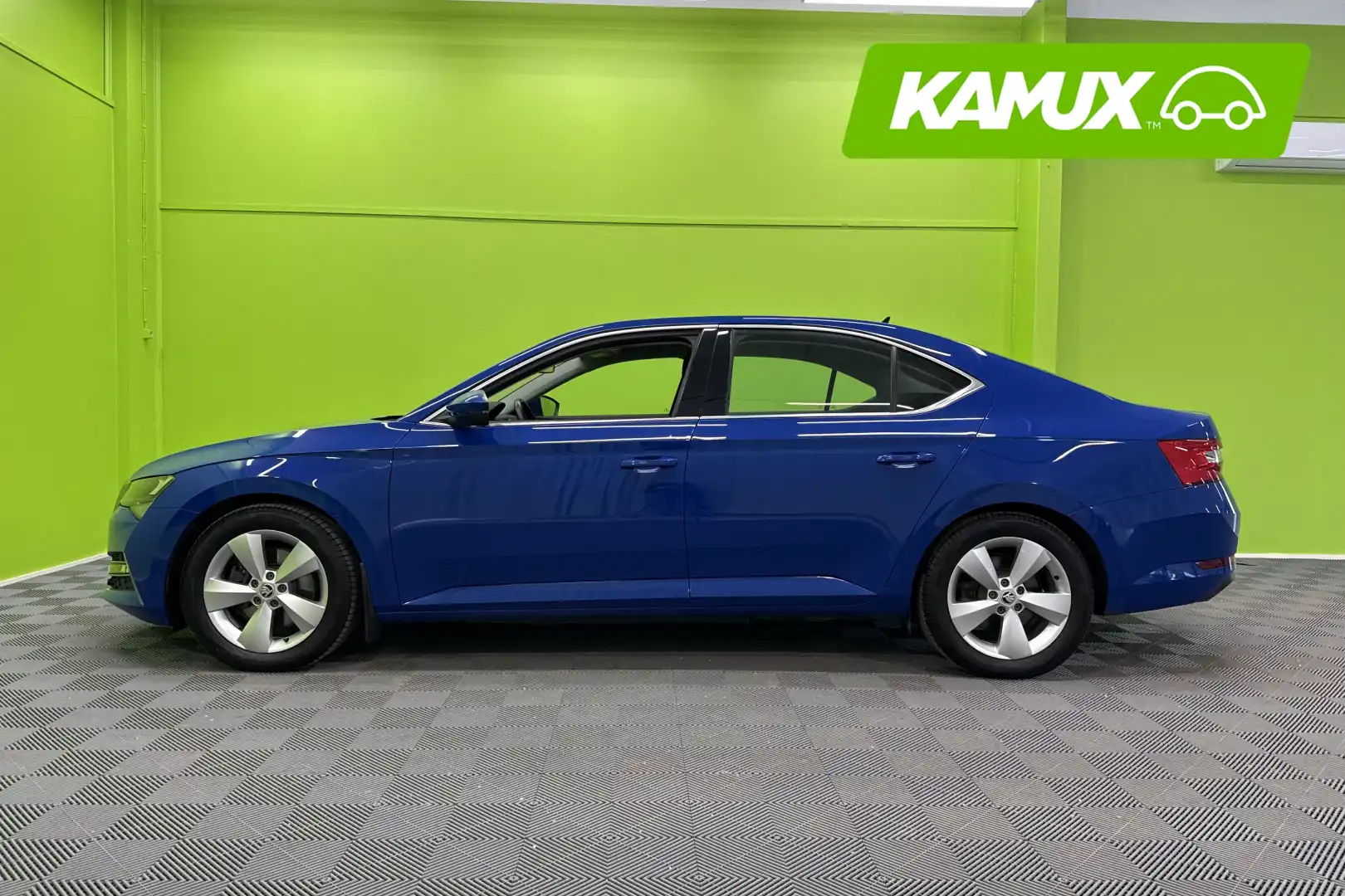 car-image
