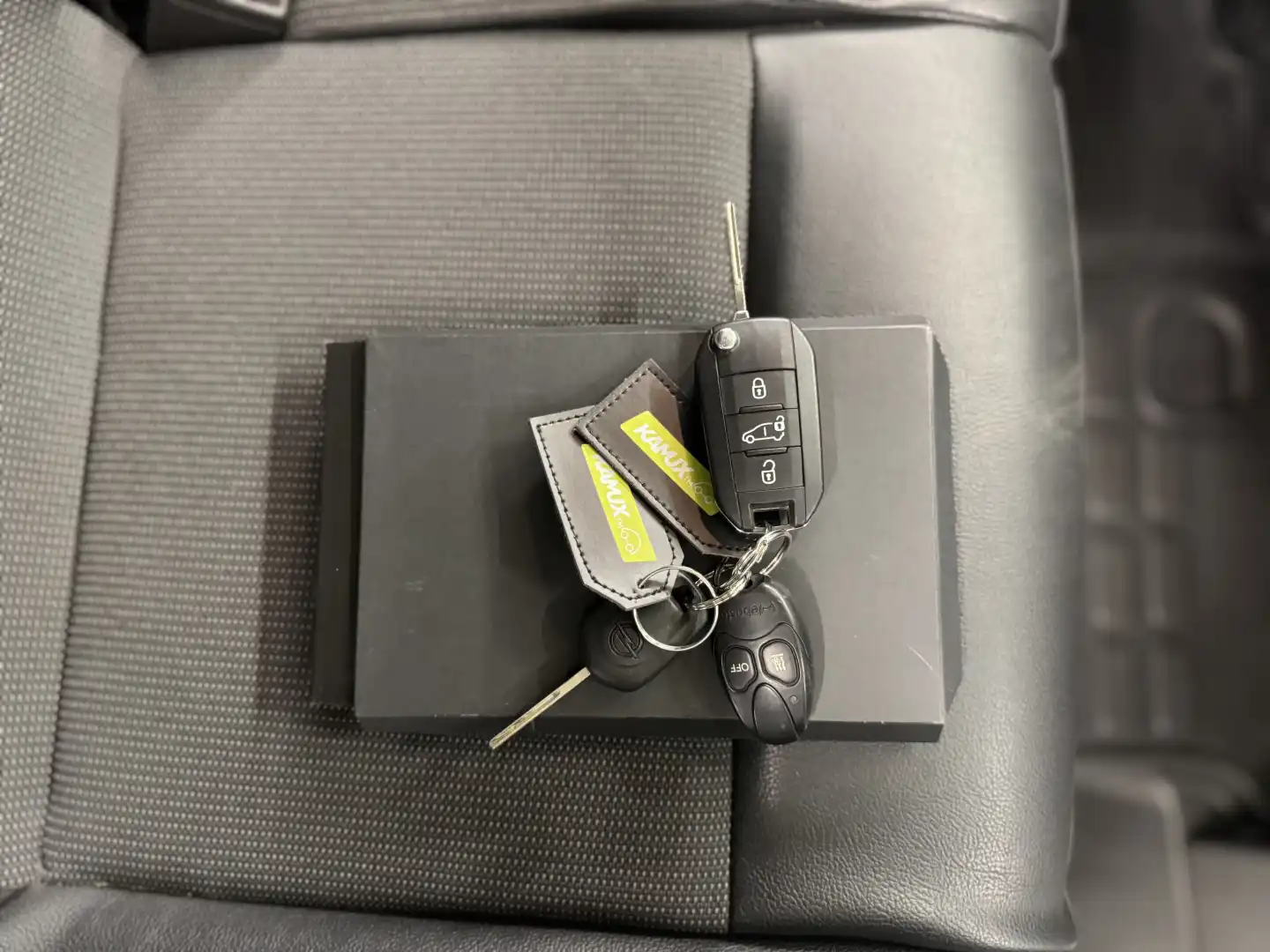 car-image