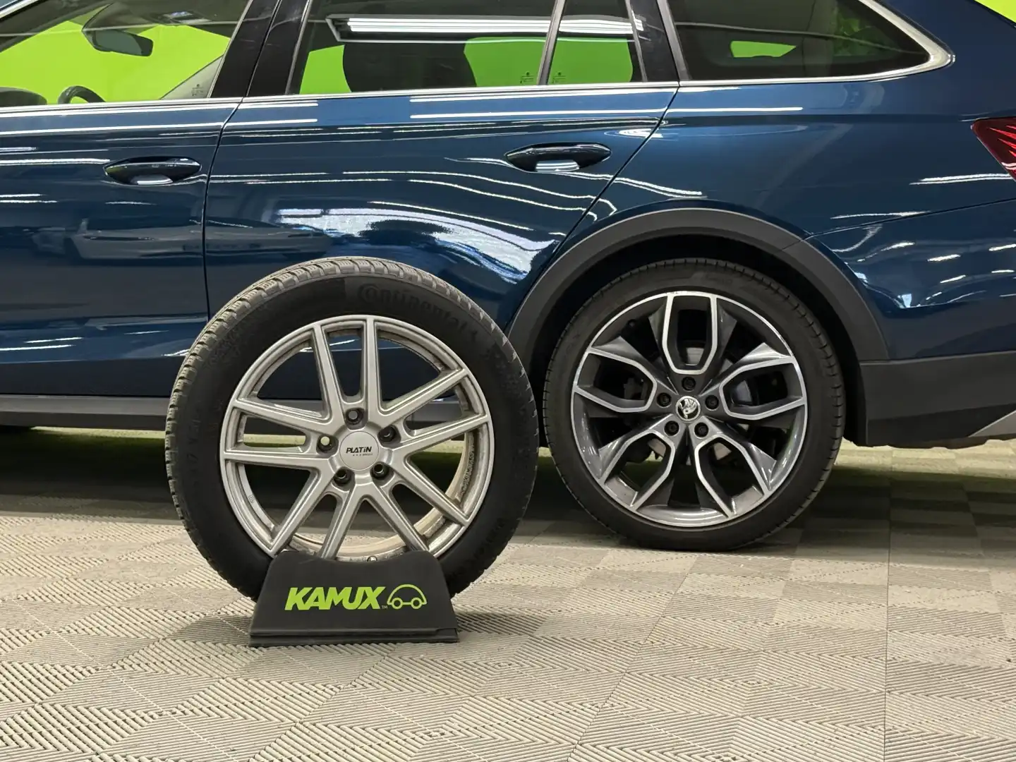 car-image