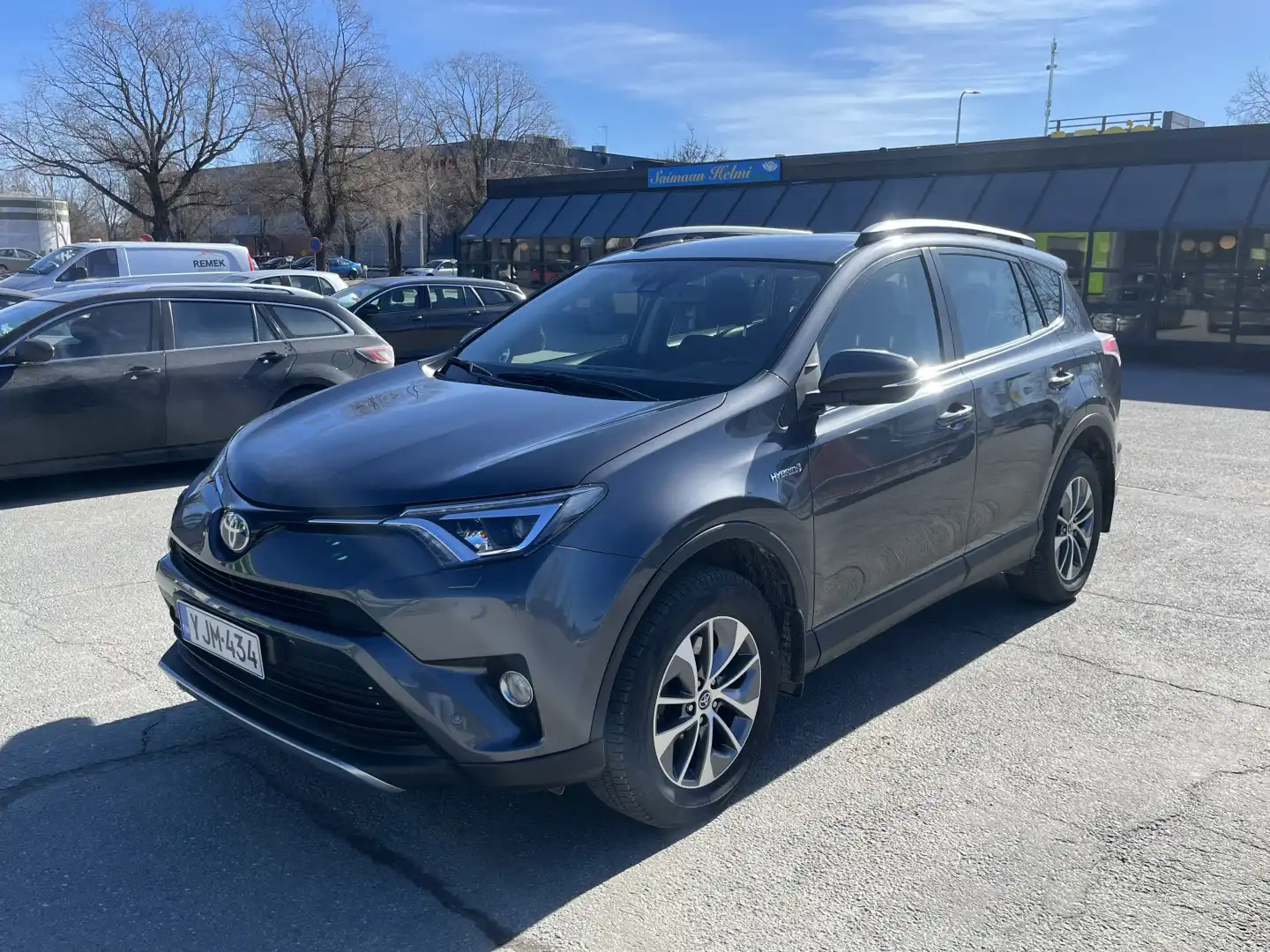 car-image