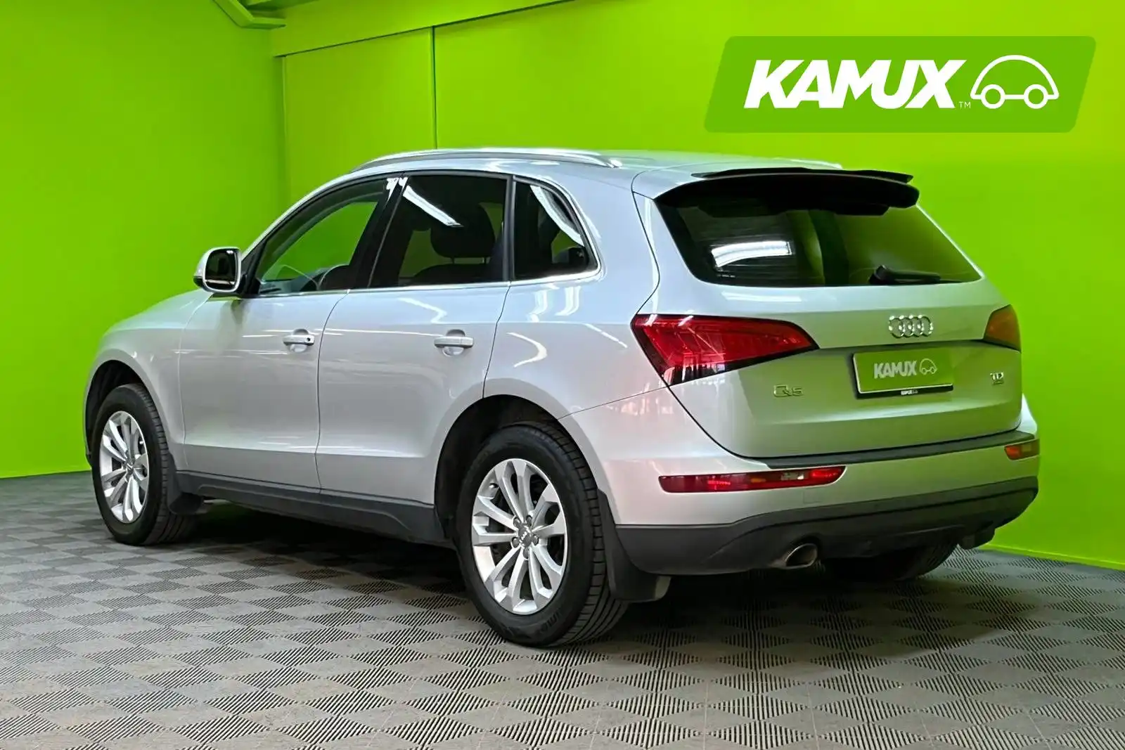 car-image