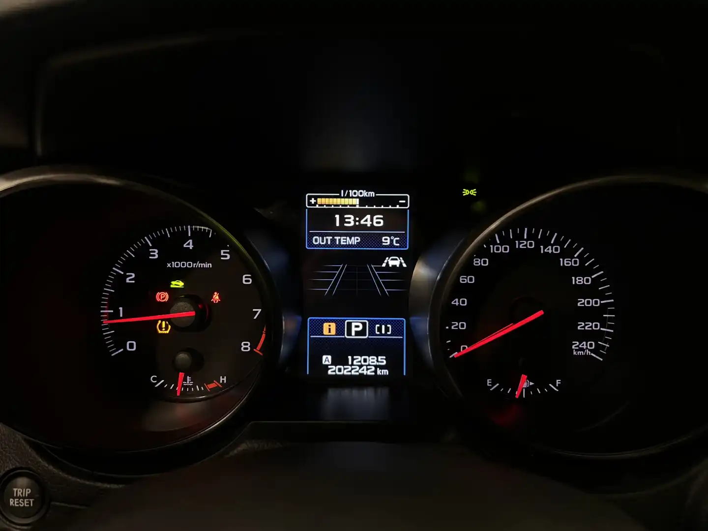 car-image
