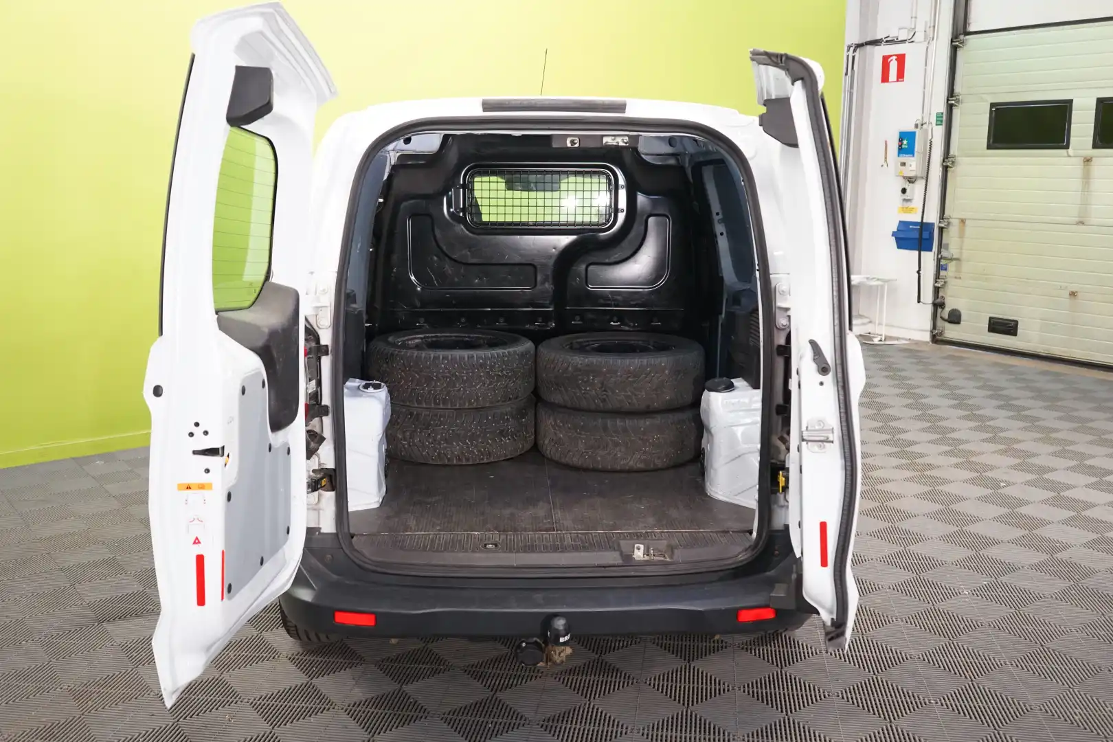 car-image